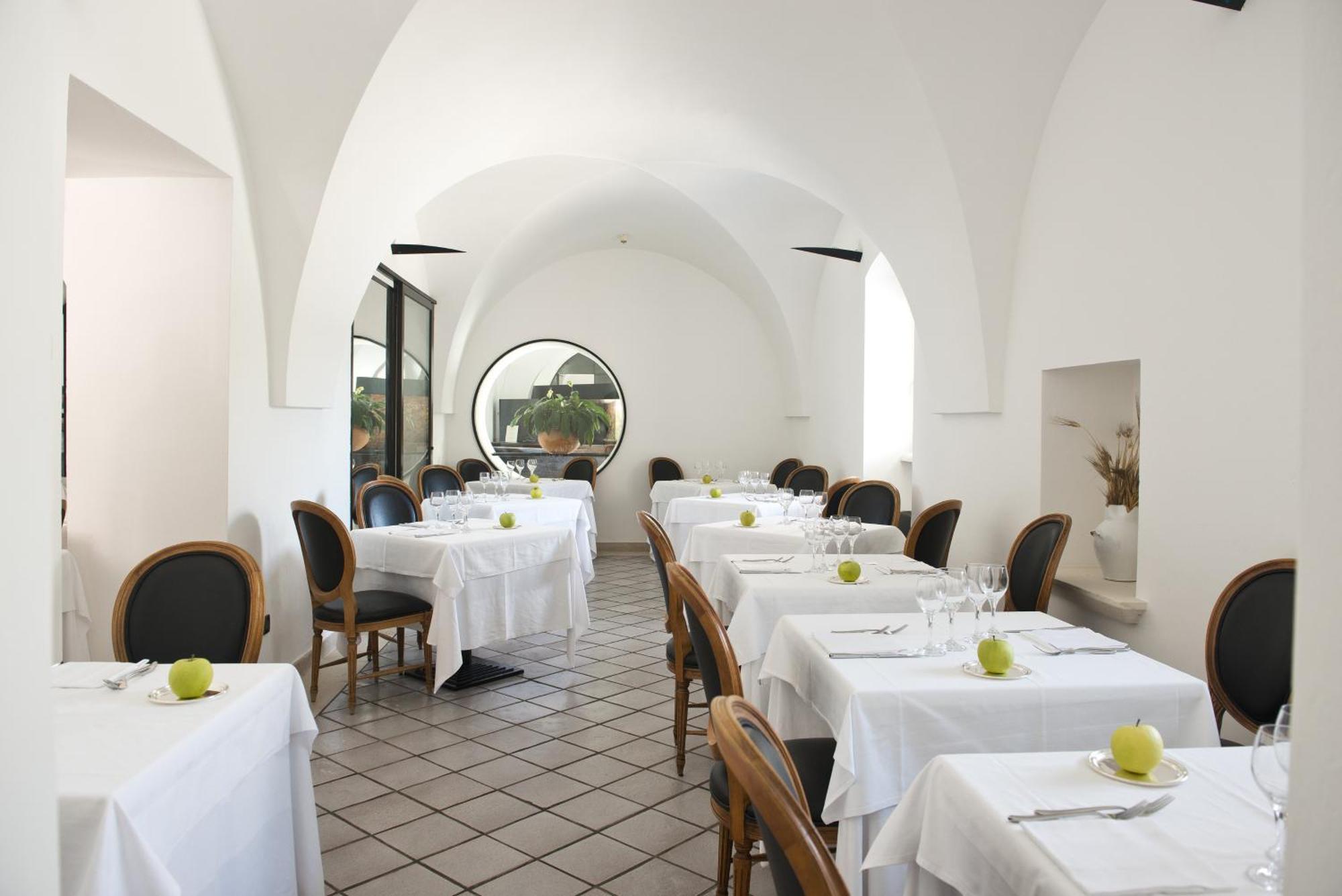 Grand Hotel Masseria Santa Lucia Ostuni Exterior photo